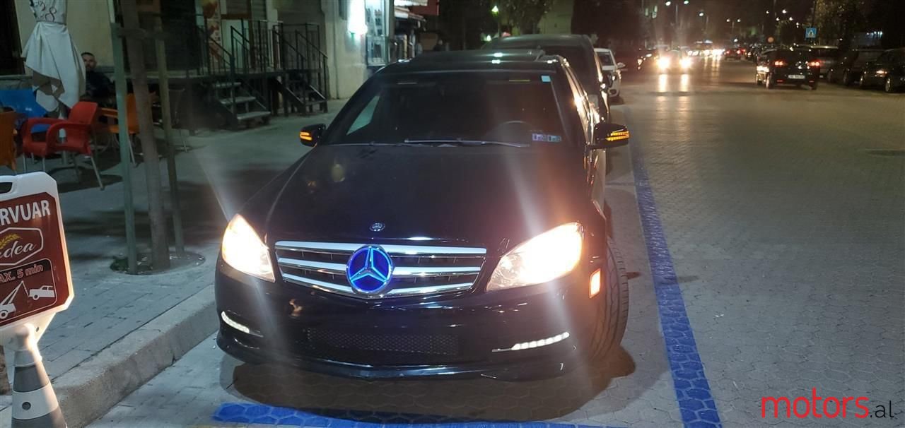 2011' Mercedes-Benz C 300 photo #6