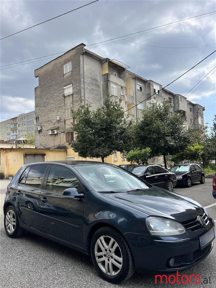 2008' Volkswagen Golf photo #4