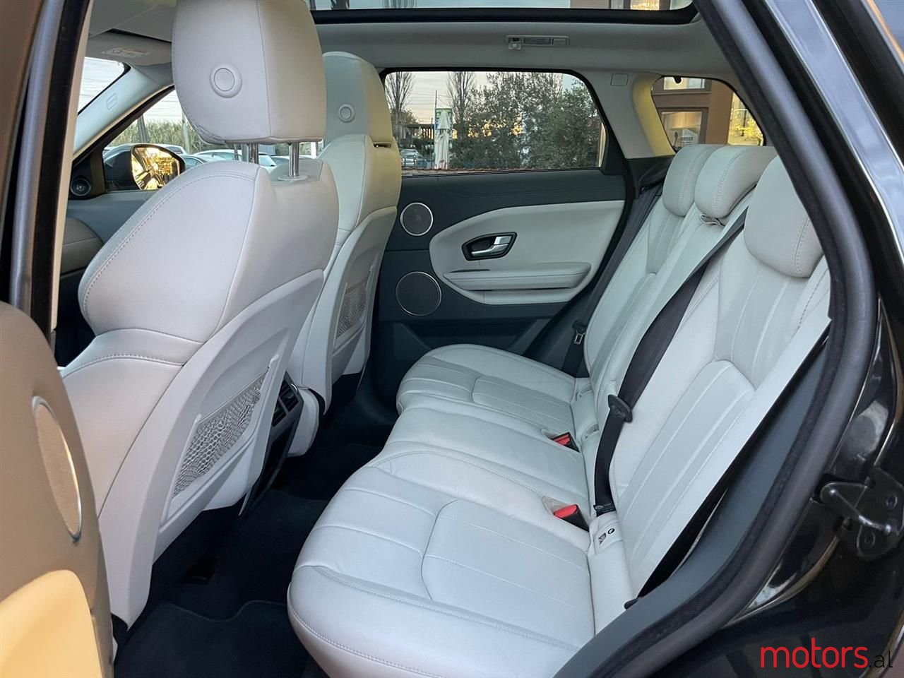 2017' Land Rover Range Rover Evoque photo #4