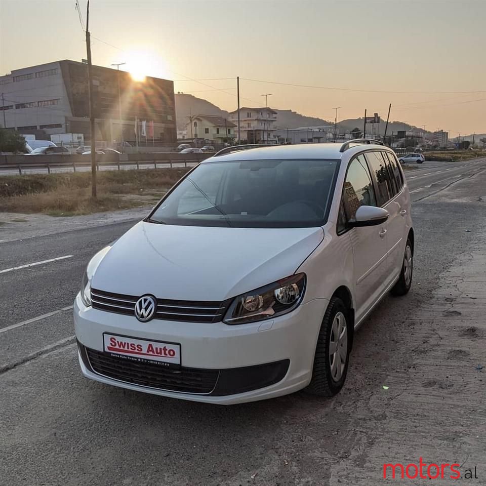 2014' Volkswagen Touran photo #3