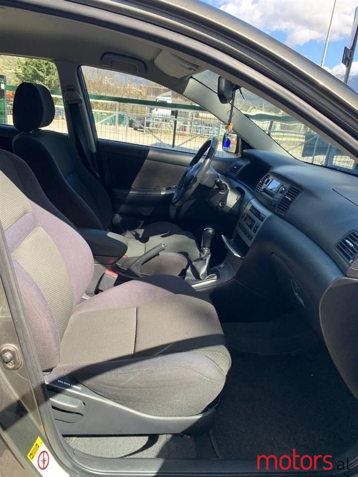 2005' Toyota Corolla photo #4