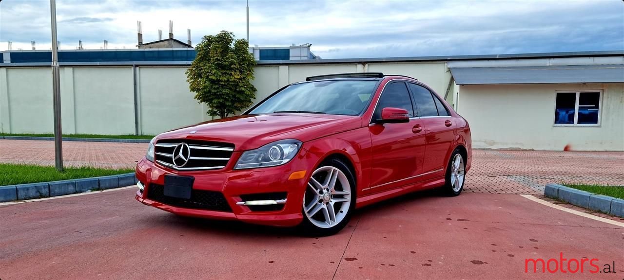 2012' Mercedes-Benz C 300 photo #4