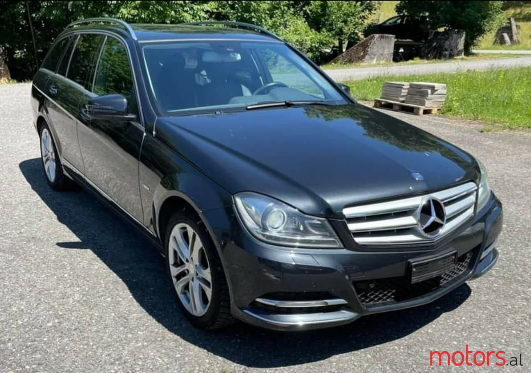 2012' Mercedes-Benz C 250 photo #1