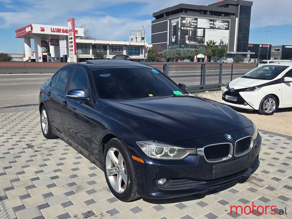 2013' BMW 320 photo #2