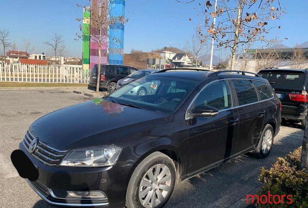 2012' Volkswagen Passat photo #1