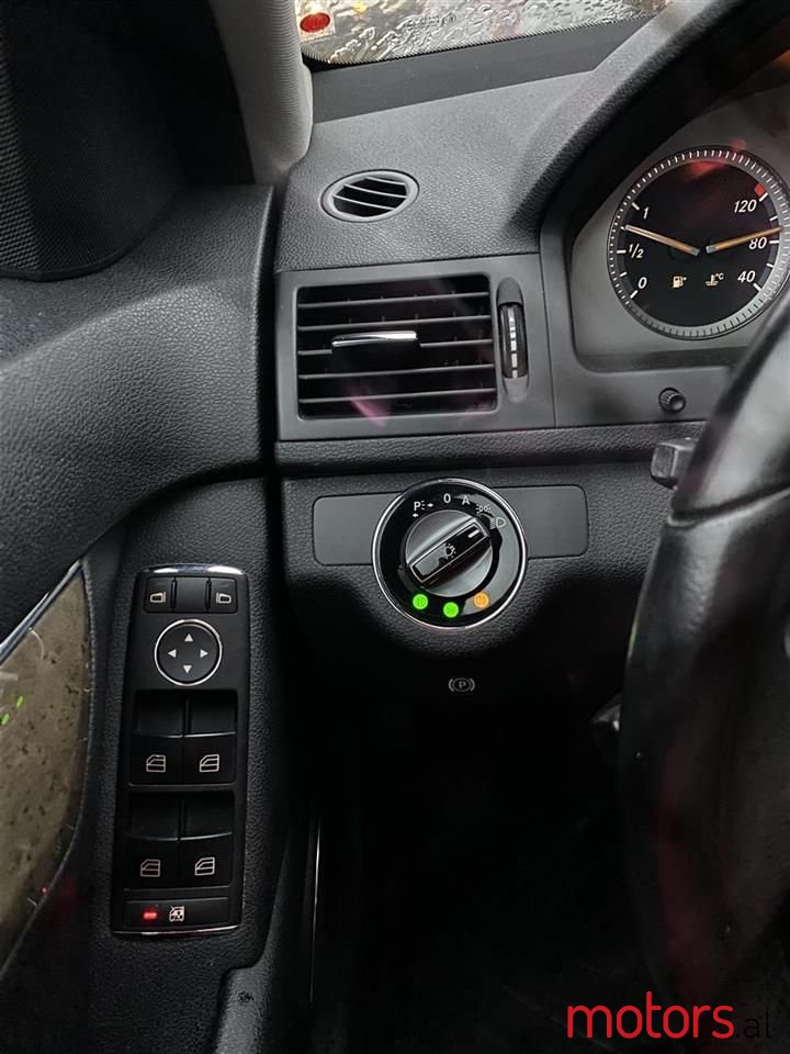 2008' Mercedes-Benz C 200 photo #4