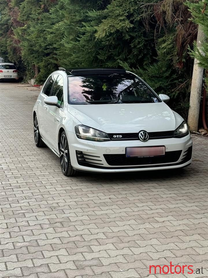 2015' Volkswagen Golf photo #1