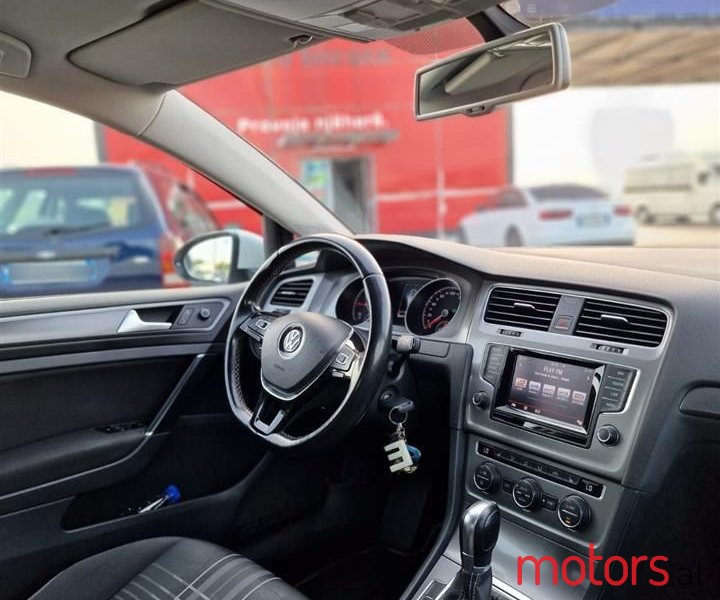 2015' Volkswagen Golf photo #3