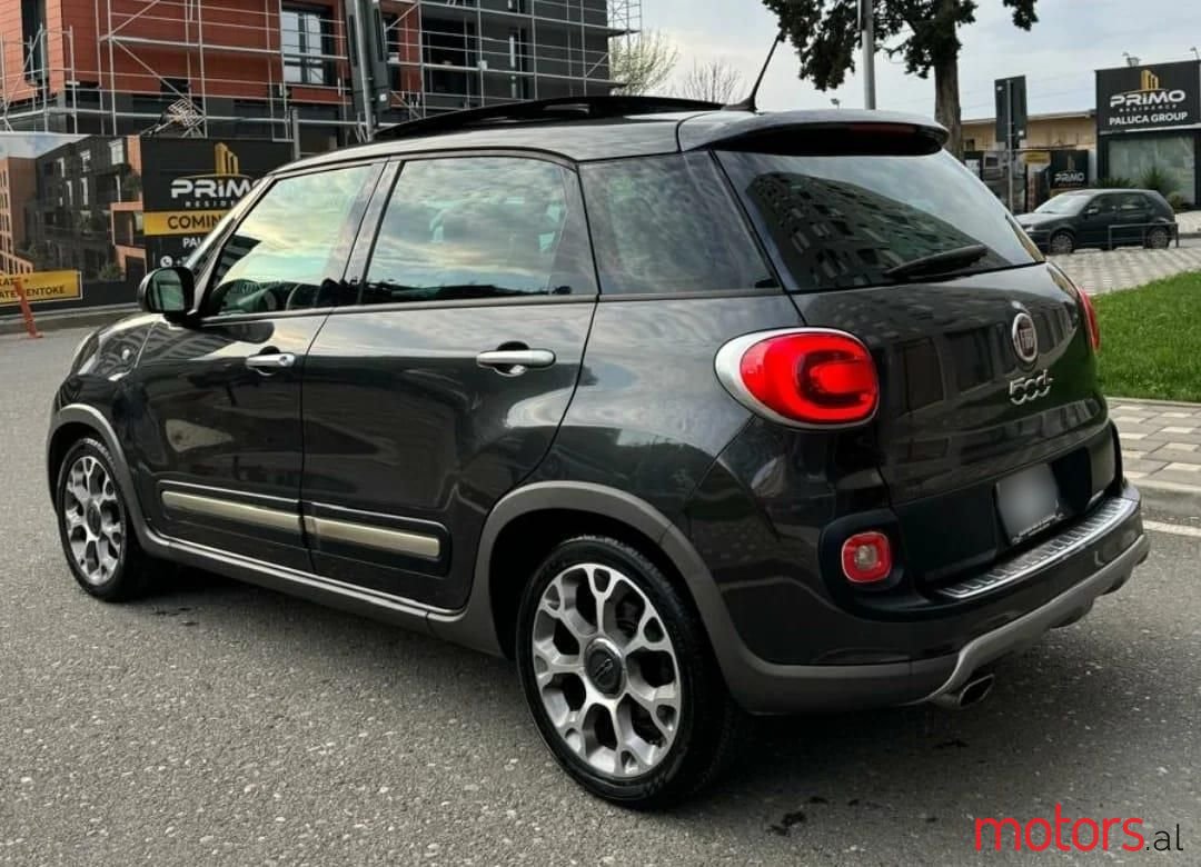 2015' Fiat 500L photo #3