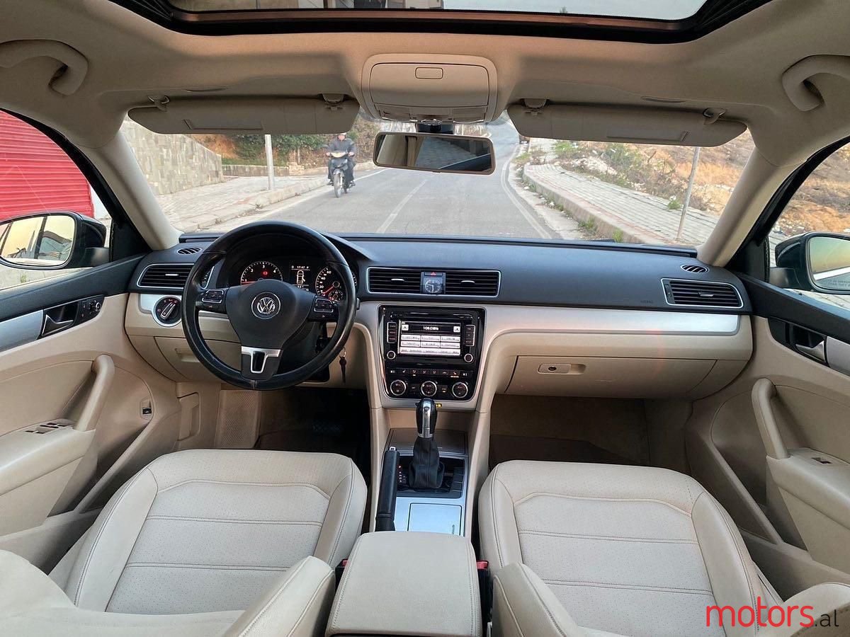 2012' Volkswagen Passat photo #3