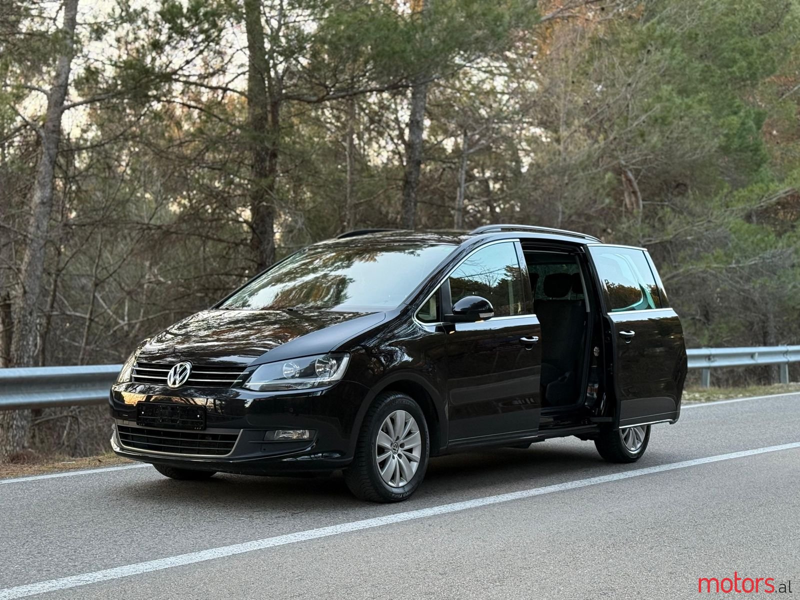 2012' Volkswagen Sharan photo #6