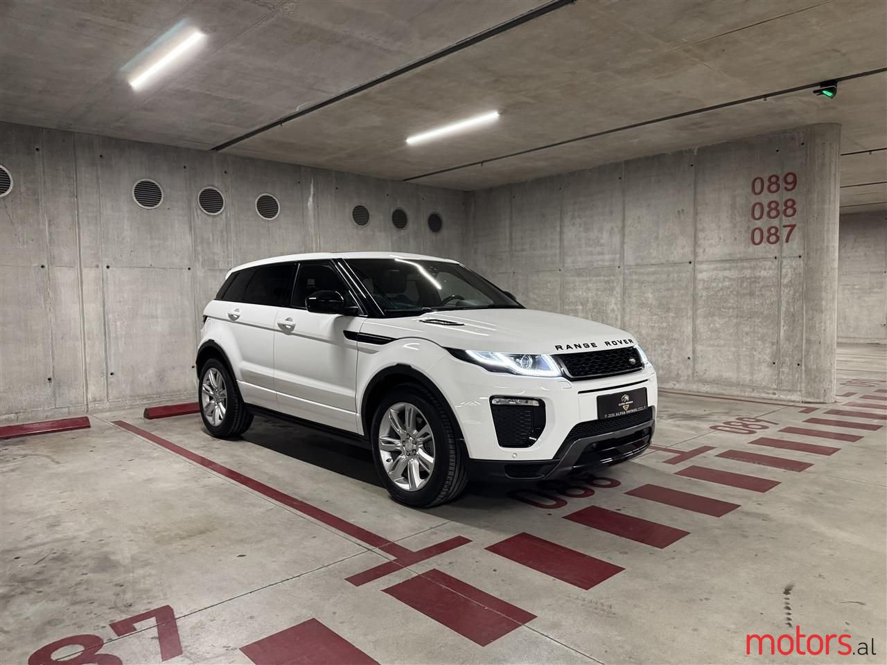 2016' Land Rover Range Rover Evoque photo #3