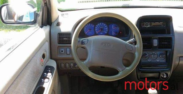 2001' Kia Carens photo #4