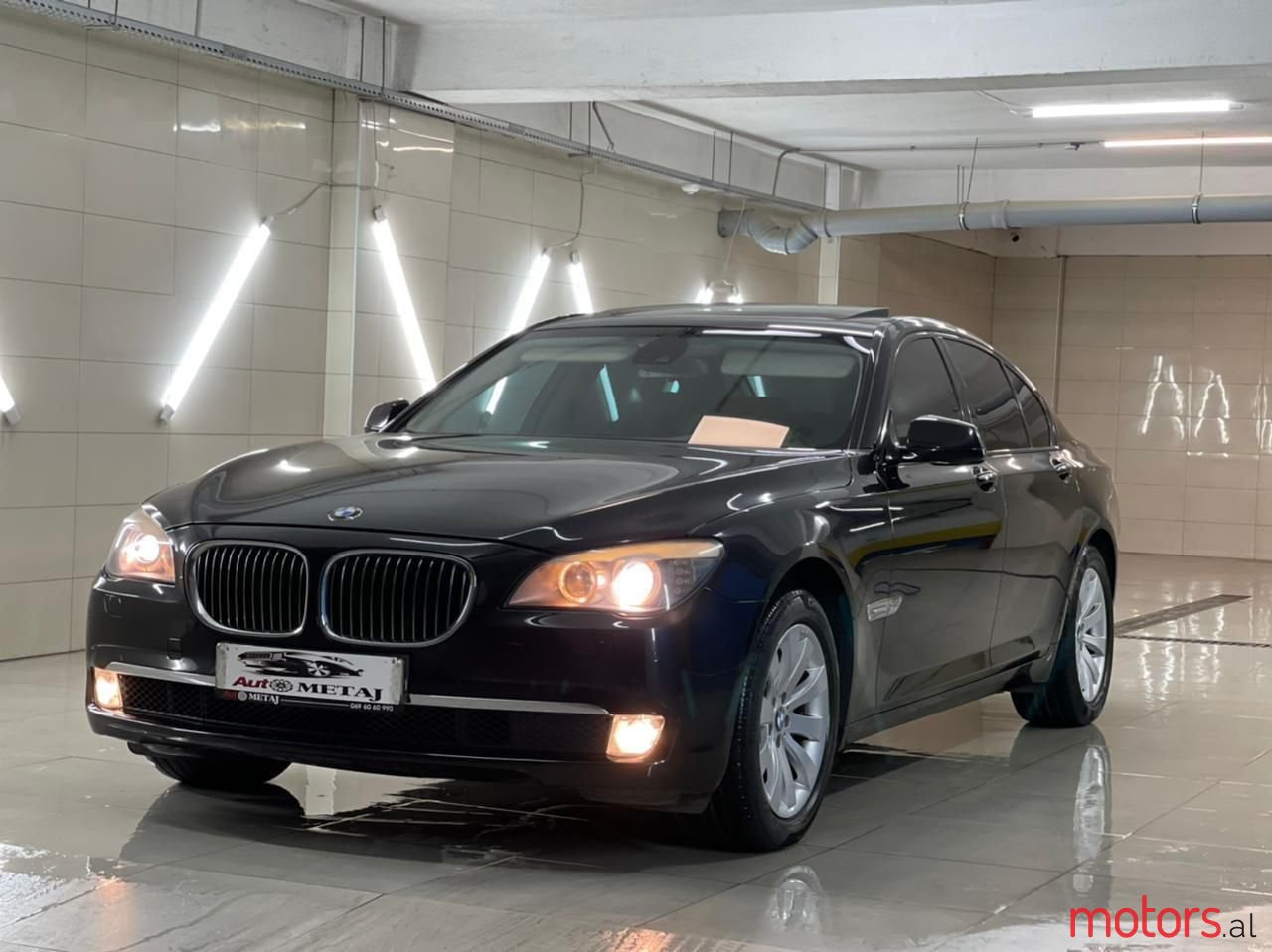 2010' BMW 750 photo #1