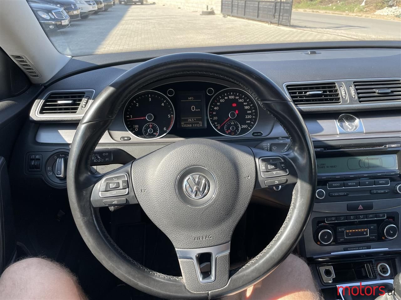 2011' Volkswagen Passat photo #5