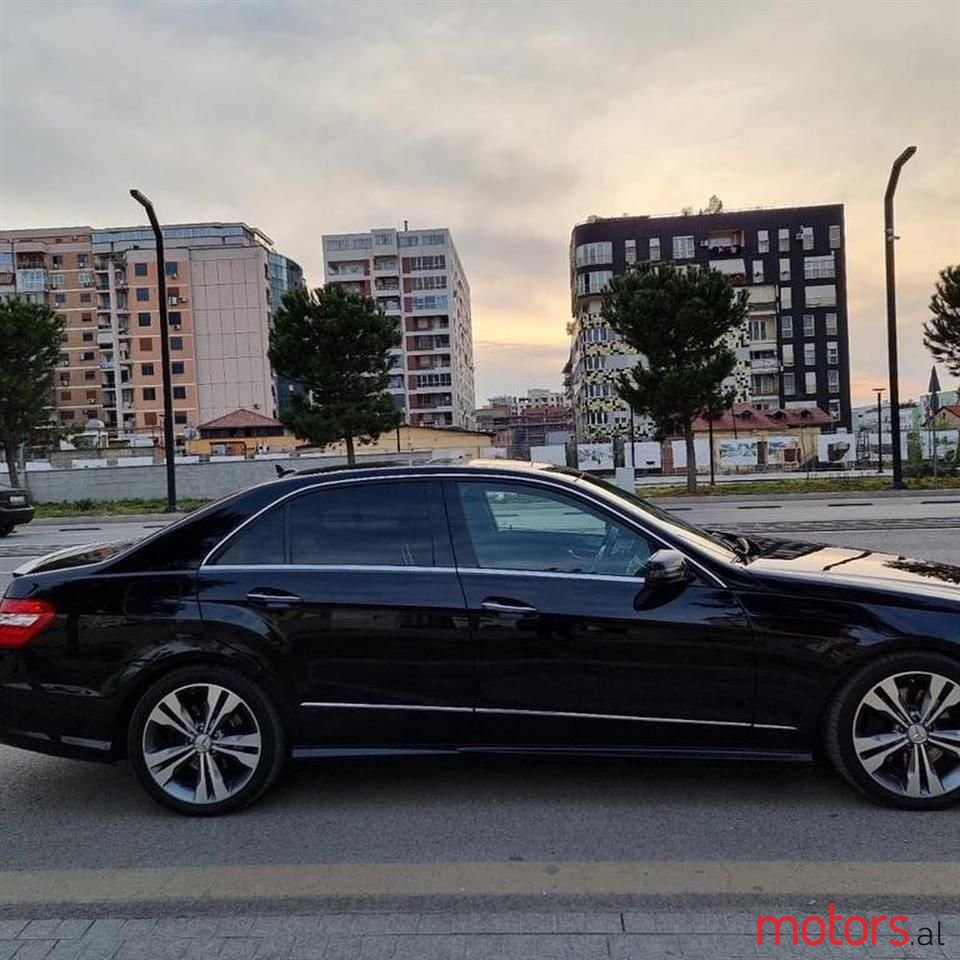 2012' Mercedes-Benz E 350 photo #5