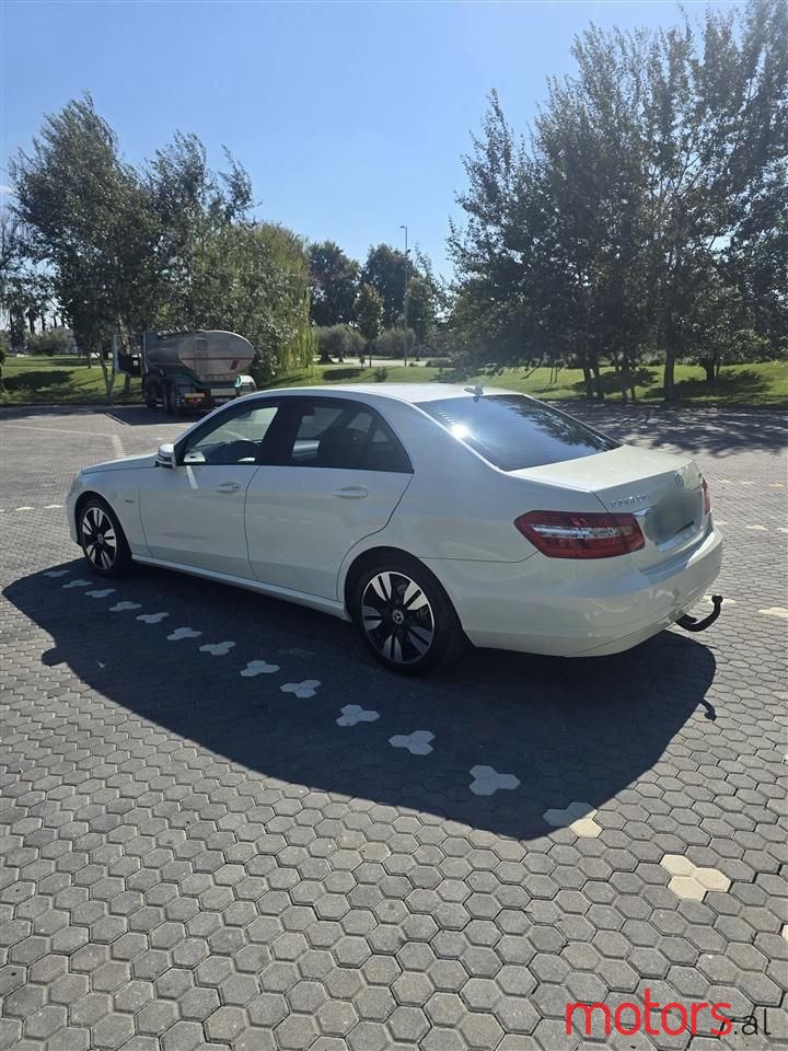 2013' Mercedes-Benz E 250 photo #5