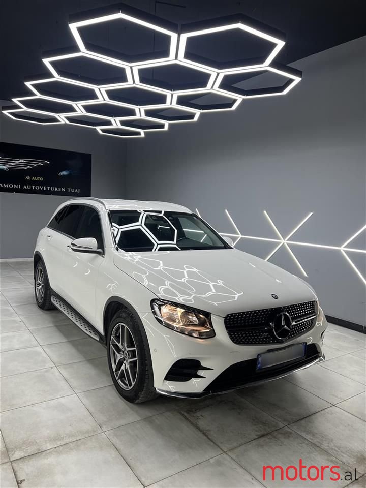 2017' Mercedes-Benz GLC 250 photo #5