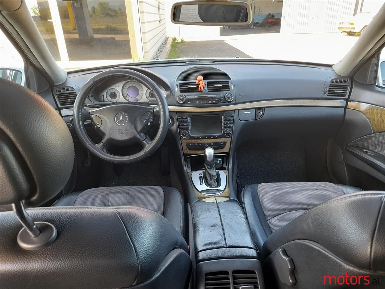 2002' Mercedes-Benz E 270 photo #2