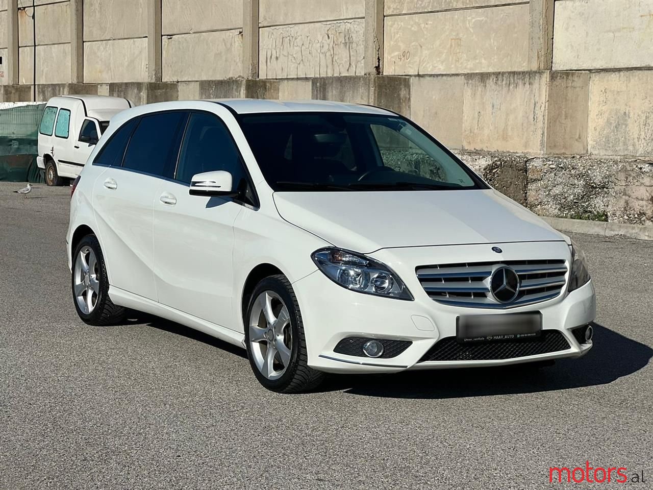 2013' Mercedes-Benz B 250 photo #4