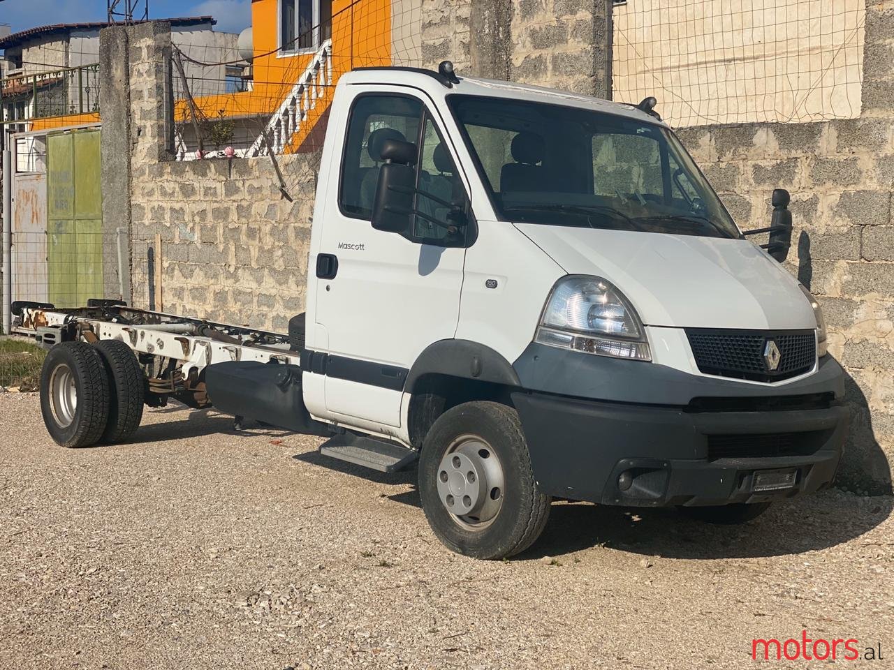 2008' Renault Logan photo #5