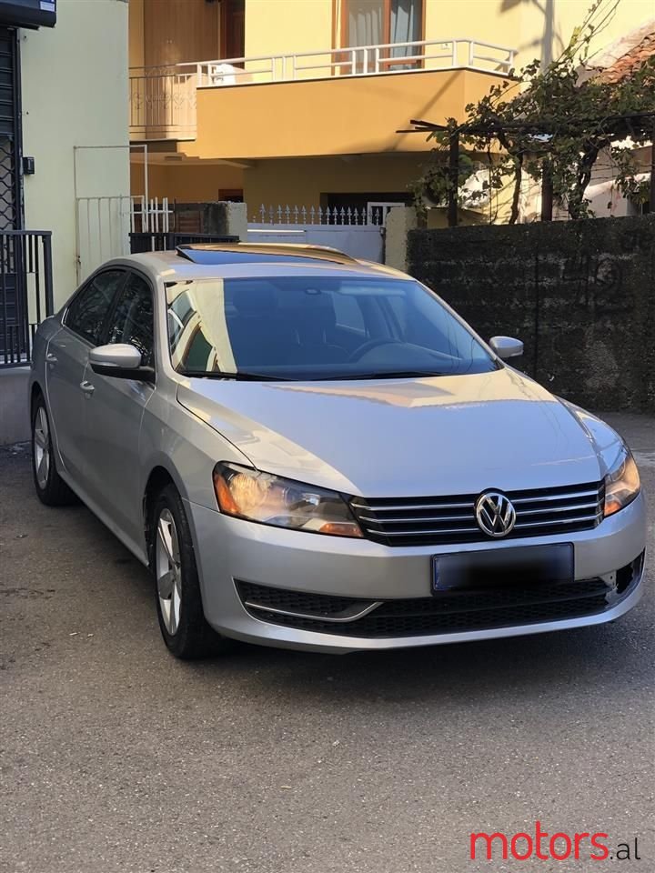 2013' Volkswagen Passat photo #6