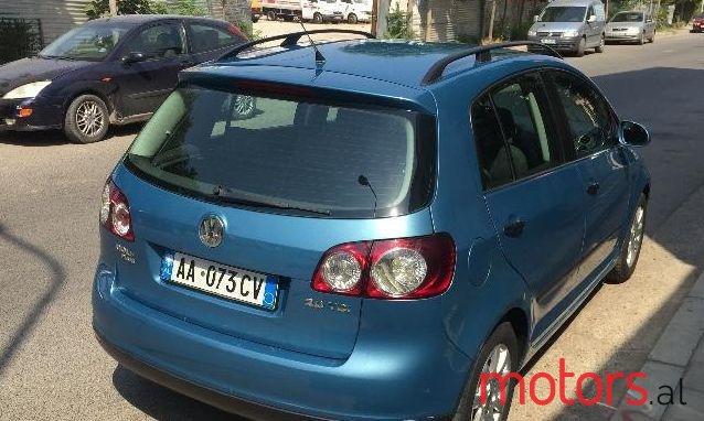 2006' Volkswagen Golf photo #1