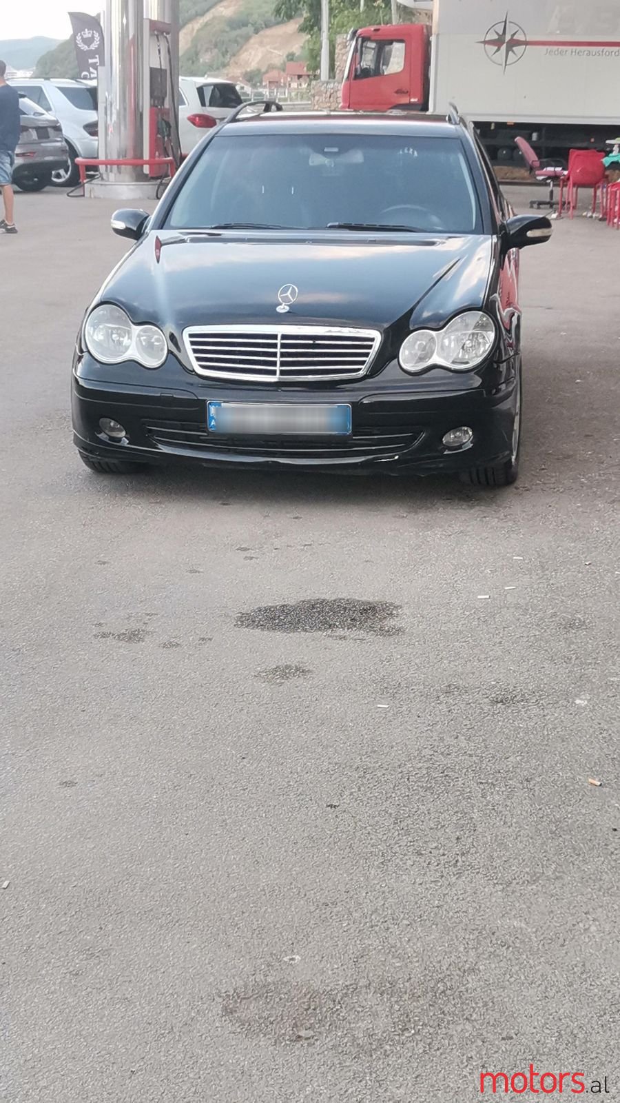 2004' Mercedes-Benz 220 photo #1
