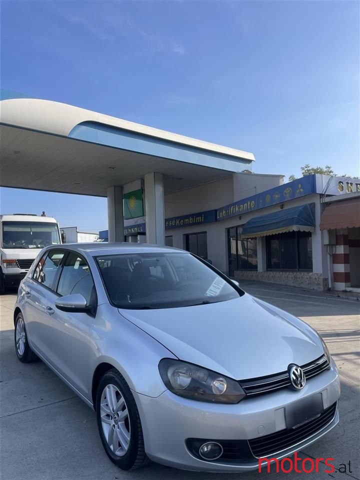 2011' Volkswagen Golf photo #6