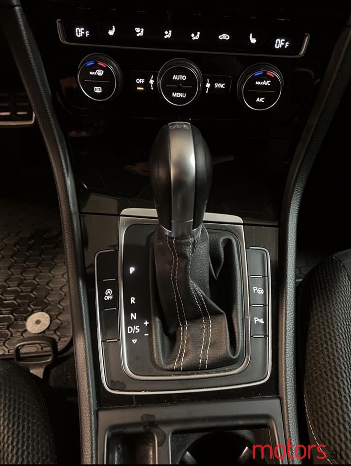 2015' Volkswagen Golf photo #4