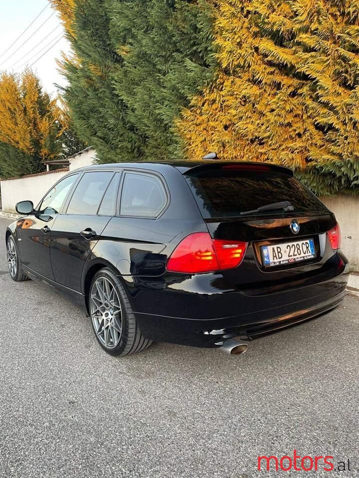 2010' BMW 320 photo #3