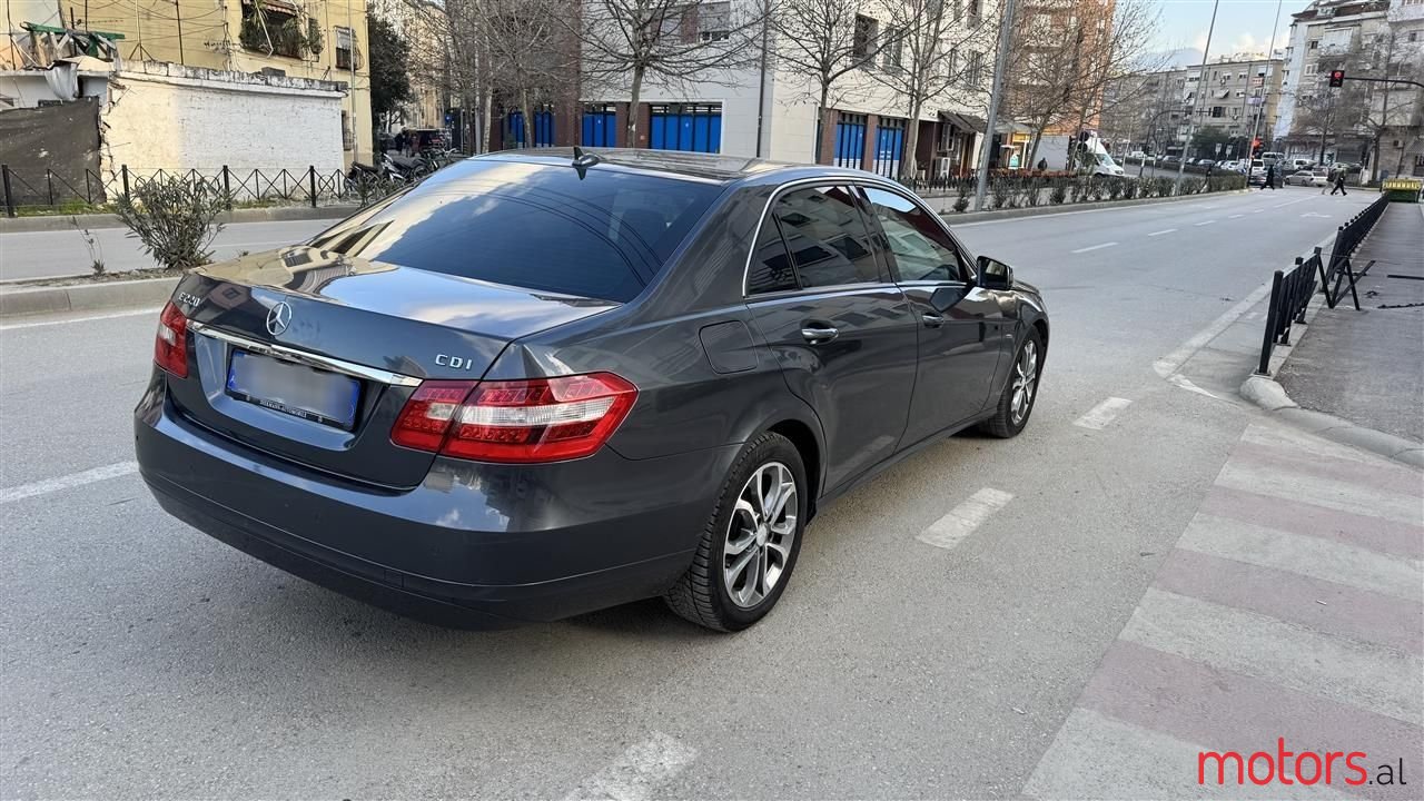 2009' Mercedes-Benz E 200 photo #5