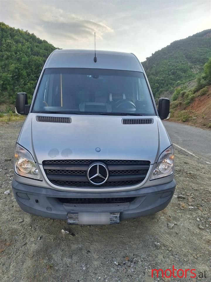 2010' Mercedes-Benz Sprinter photo #2