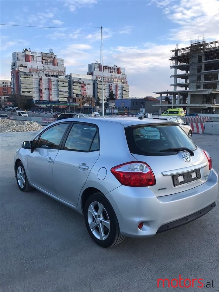 2010' Toyota Auris photo #3