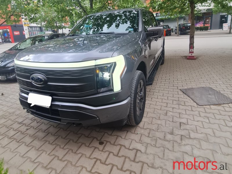2023' Ford Club Wagon Elektrik photo #1