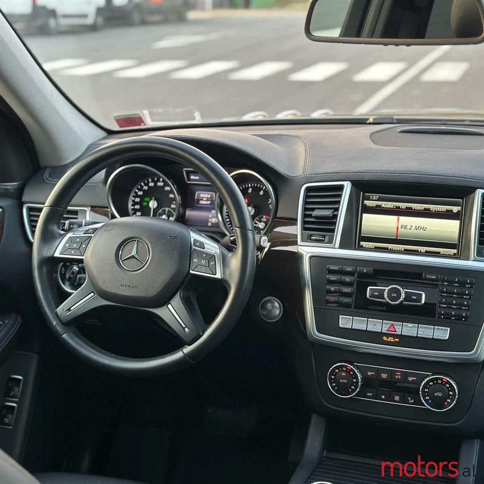 2015' Mercedes-Benz GL 450 photo #4