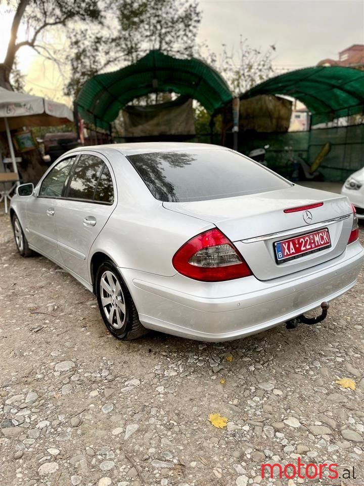 2008' Mercedes-Benz E 220 photo #3