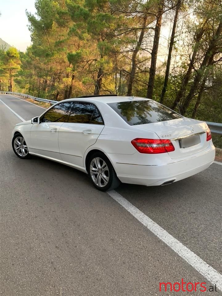 2013' Mercedes-Benz 220 photo #2