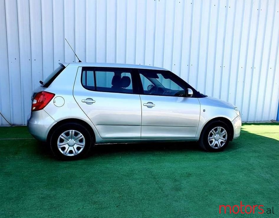 2009' Skoda Fabia photo #1
