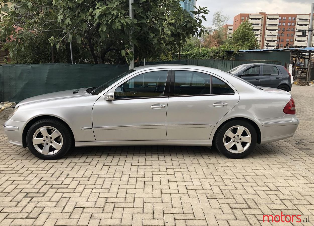 2003' Mercedes-Benz E 270 photo #1