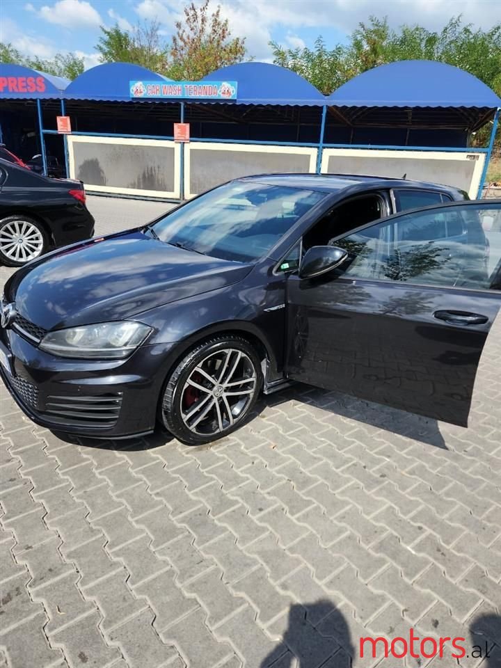 2014' Volkswagen Golf photo #5