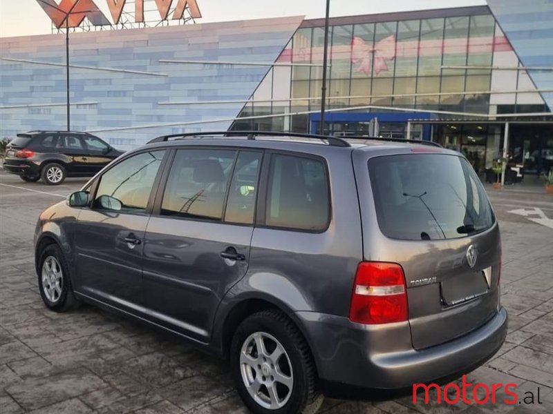 2006' Volkswagen Touran photo #5