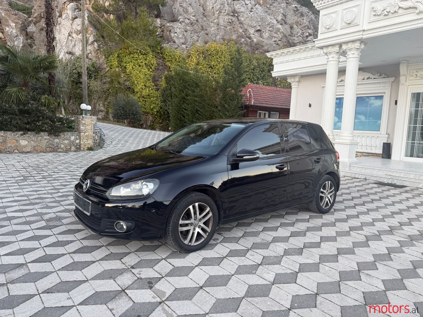 2012' Volkswagen Golf photo #1