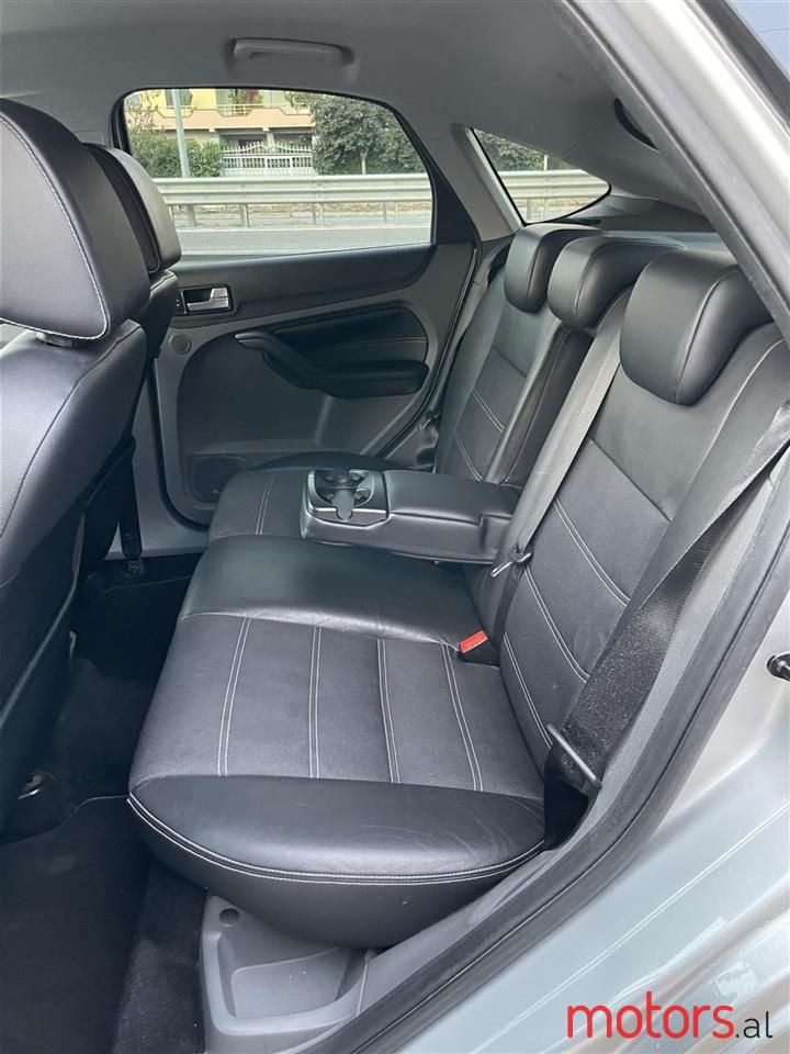 2009' Ford Focus photo #5