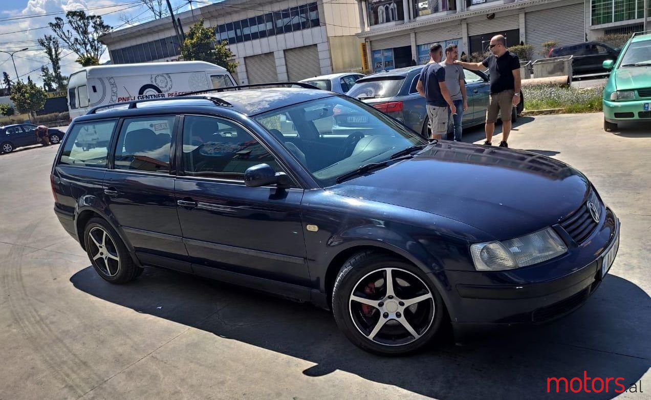 1998' Volkswagen Passat photo #1