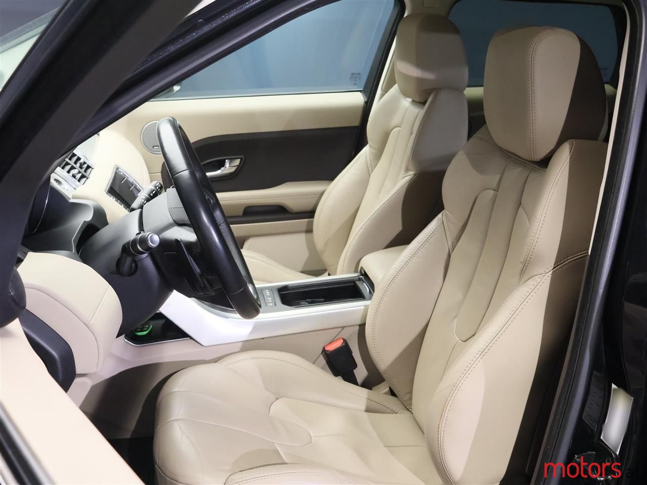 2013' Land Rover Range Rover Evoque photo #3