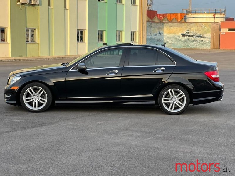 2012' Mercedes-Benz C 300 photo #1