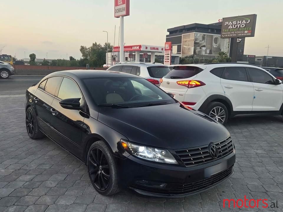 2013' Volkswagen Passat photo #1
