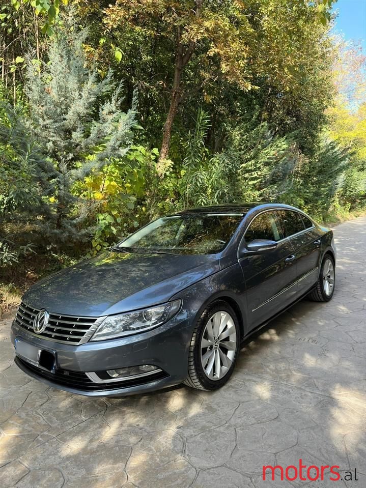 2015' Volkswagen Passat photo #6