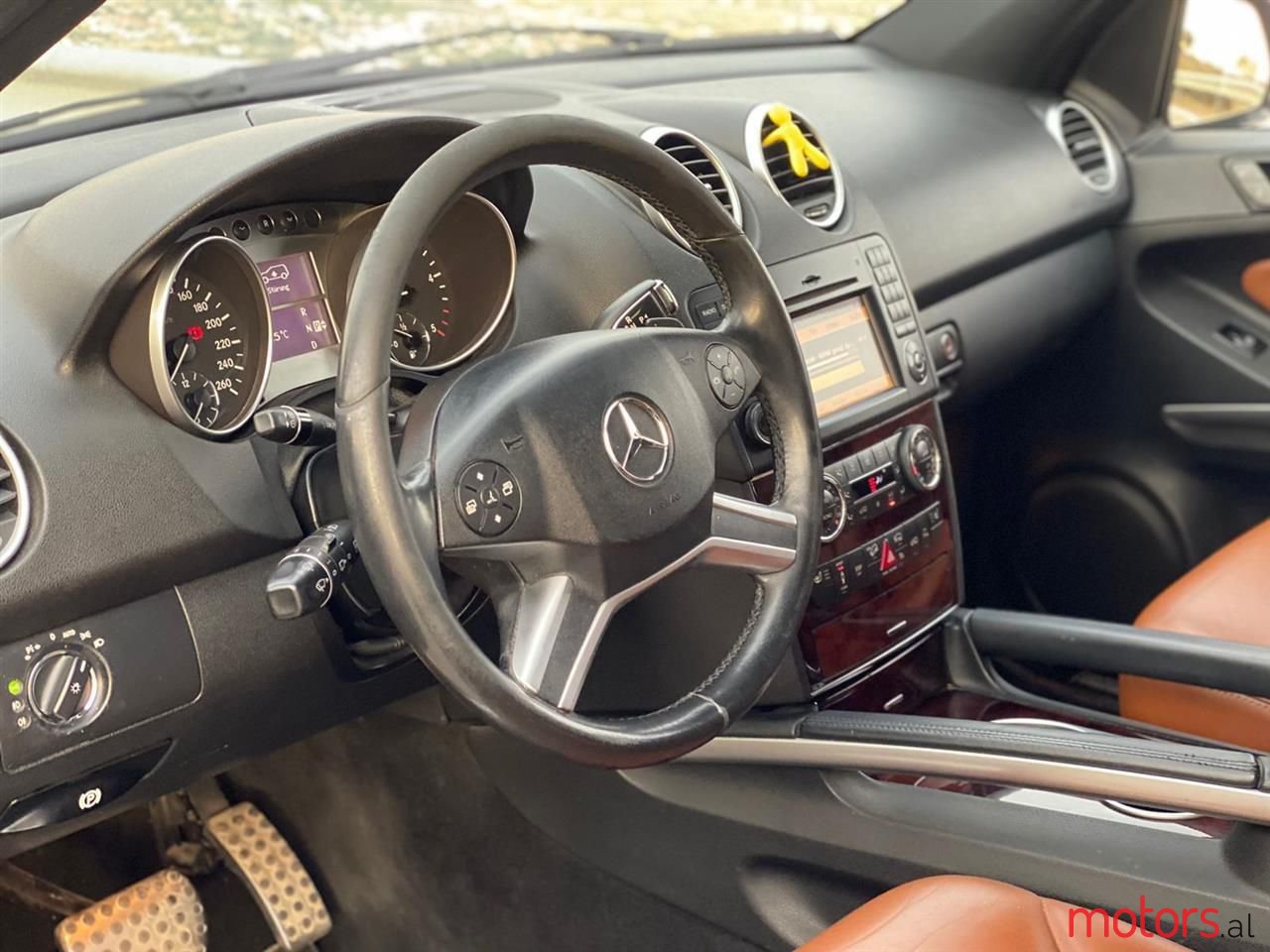 2010' Mercedes-Benz ML 350 photo #3